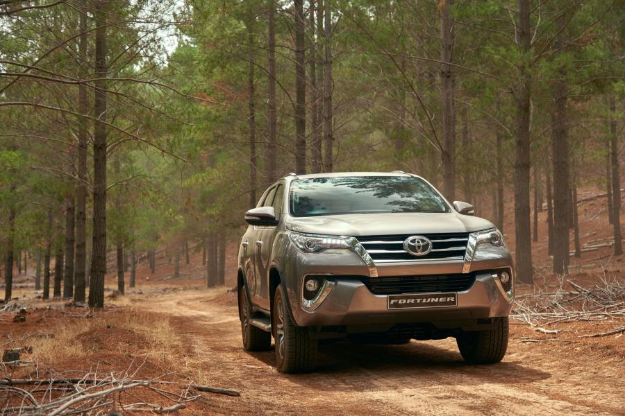  Toyota Fortuner (AN160) 2016 года  (ZA) (фото 32 из 40)
